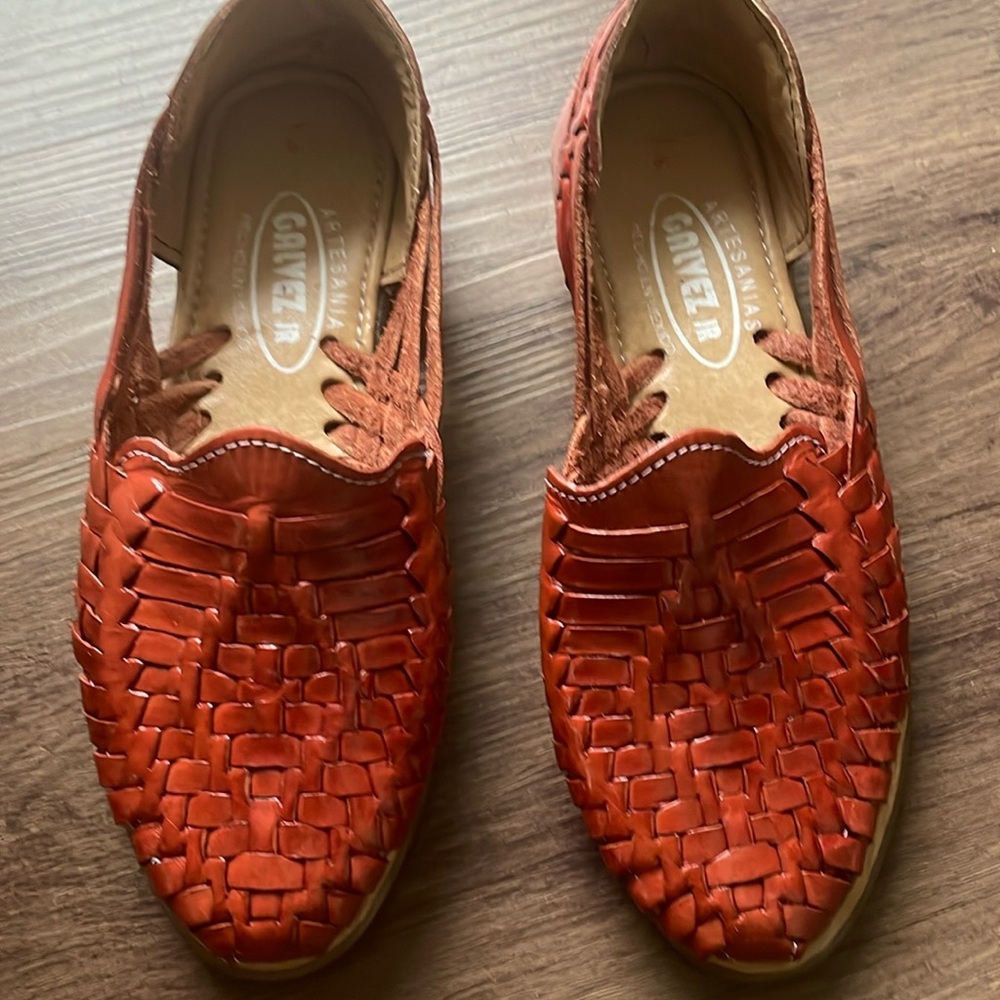 Galvez Artesania Women Shoes Size 2 NWOT
